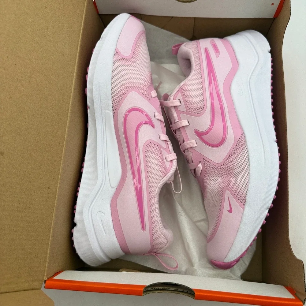 Nike cosmic runner